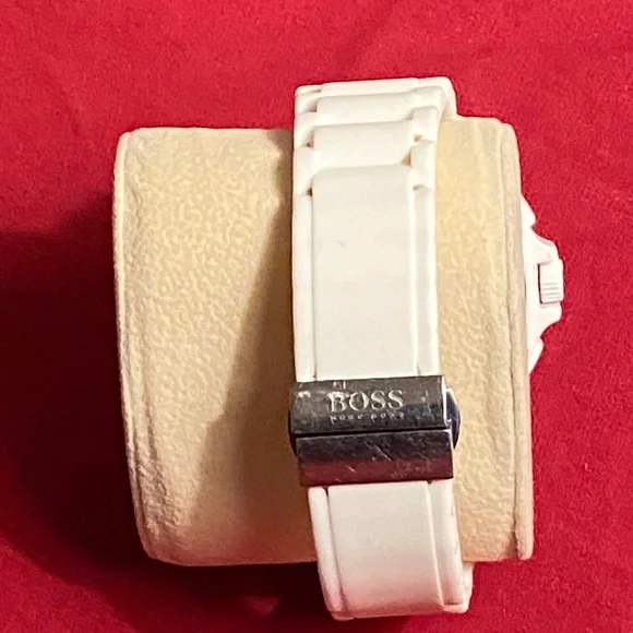 Hugo Boss White -Out Watch collection was just fixed new battery and - Picture 9 of 9